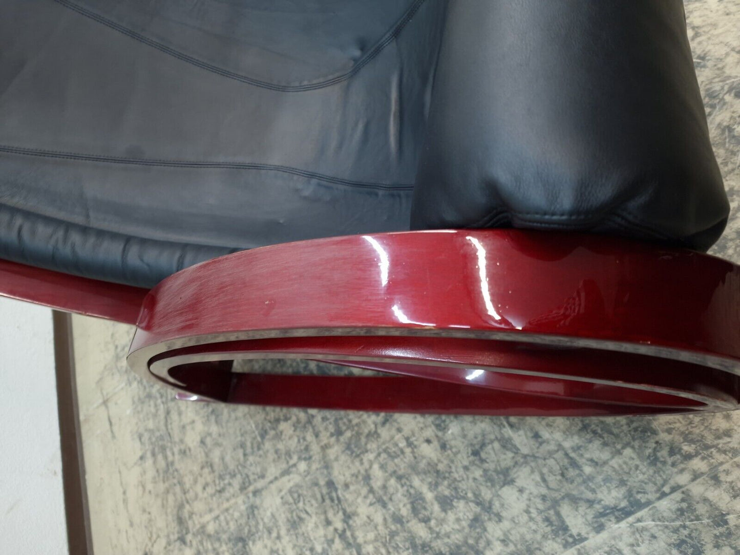 {{ product_title }} – {{ product_type }} von JS Furniture, Designer-Möbel gebraucht.
