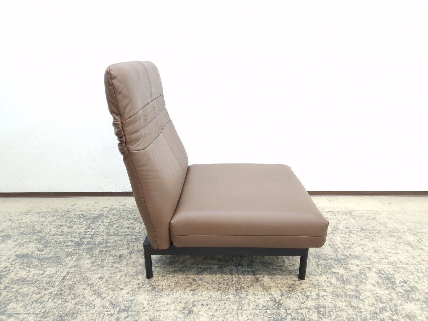 {{ product_title }} – {{ product_type }} von JS Furniture, Designer-Möbel gebraucht.