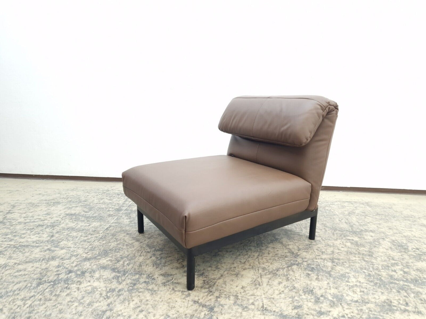 {{ product_title }} – {{ product_type }} von JS Furniture, Designer-Möbel gebraucht.