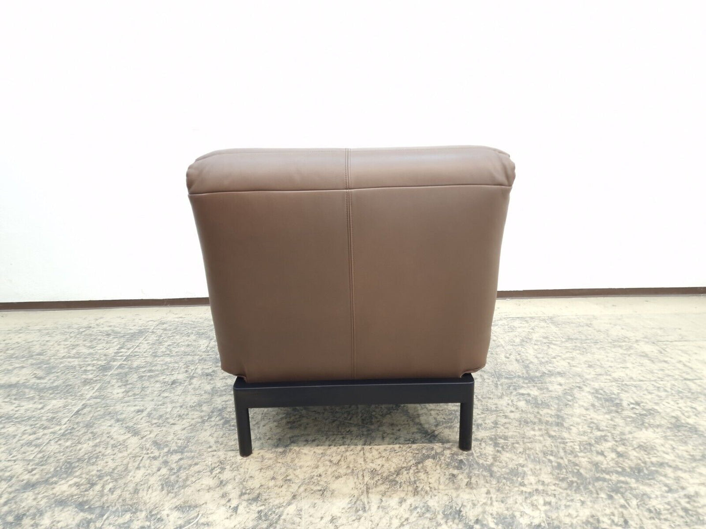 {{ product_title }} – {{ product_type }} von JS Furniture, Designer-Möbel gebraucht.