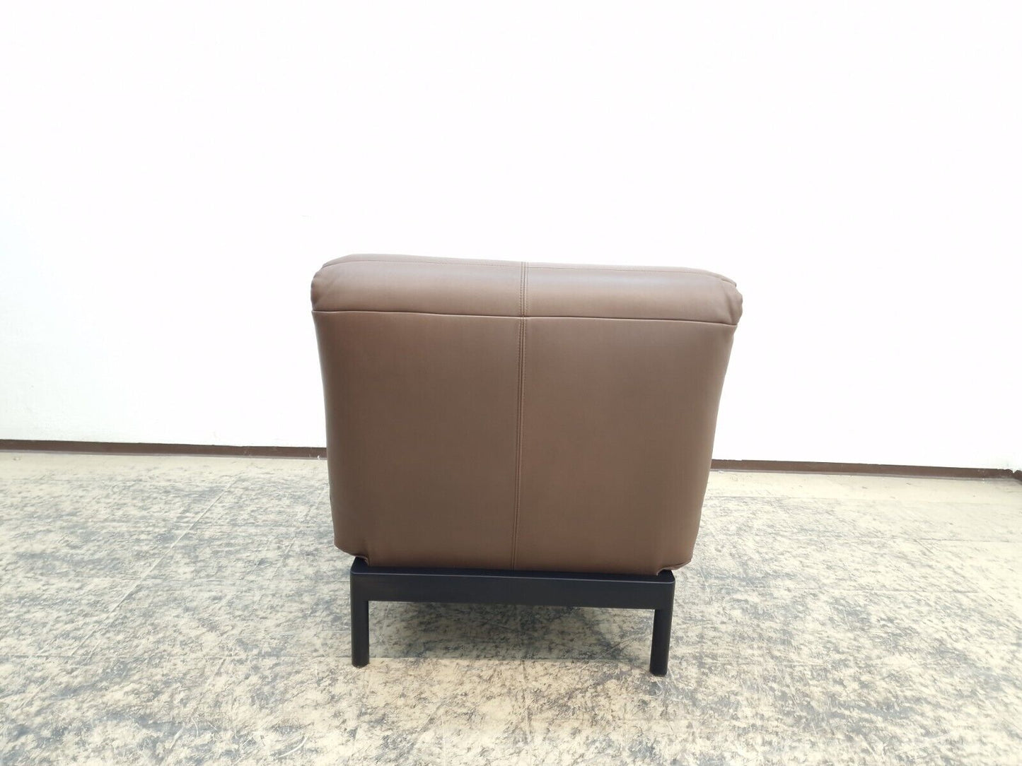 {{ product_title }} – {{ product_type }} von JS Furniture, Designer-Möbel gebraucht.