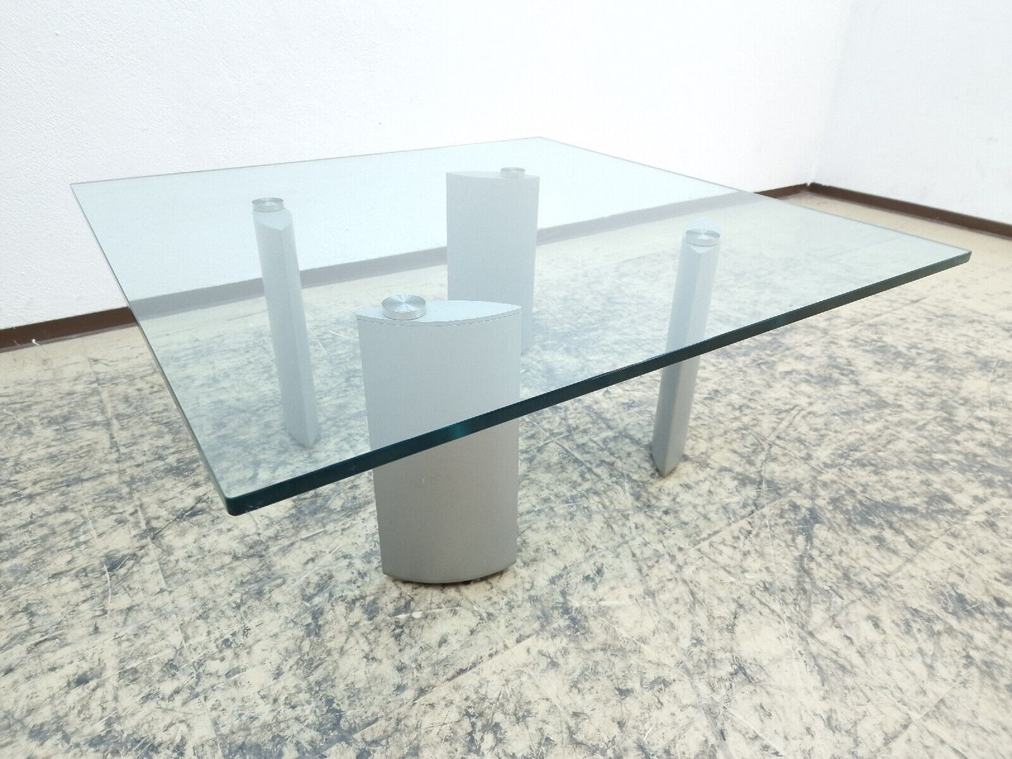 {{ product_title }} – {{ product_type }} von JS Furniture, Designer-Möbel gebraucht.