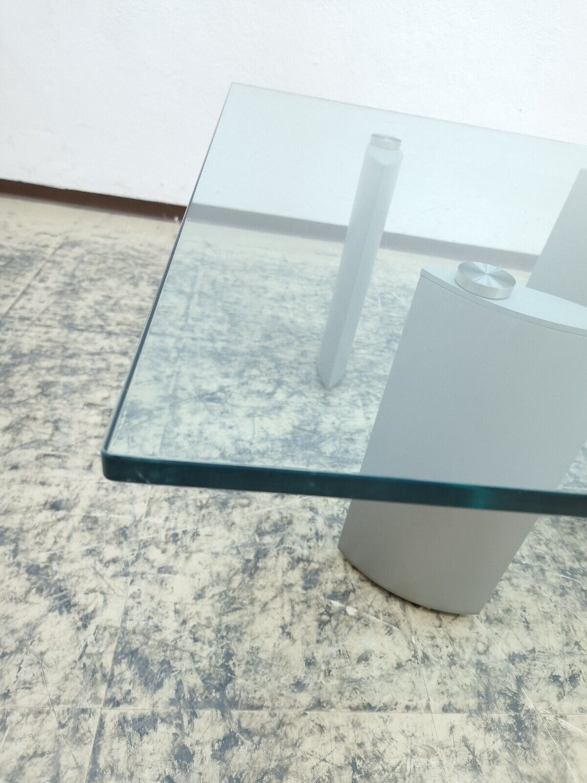 {{ product_title }} – {{ product_type }} von JS Furniture, Designer-Möbel gebraucht.