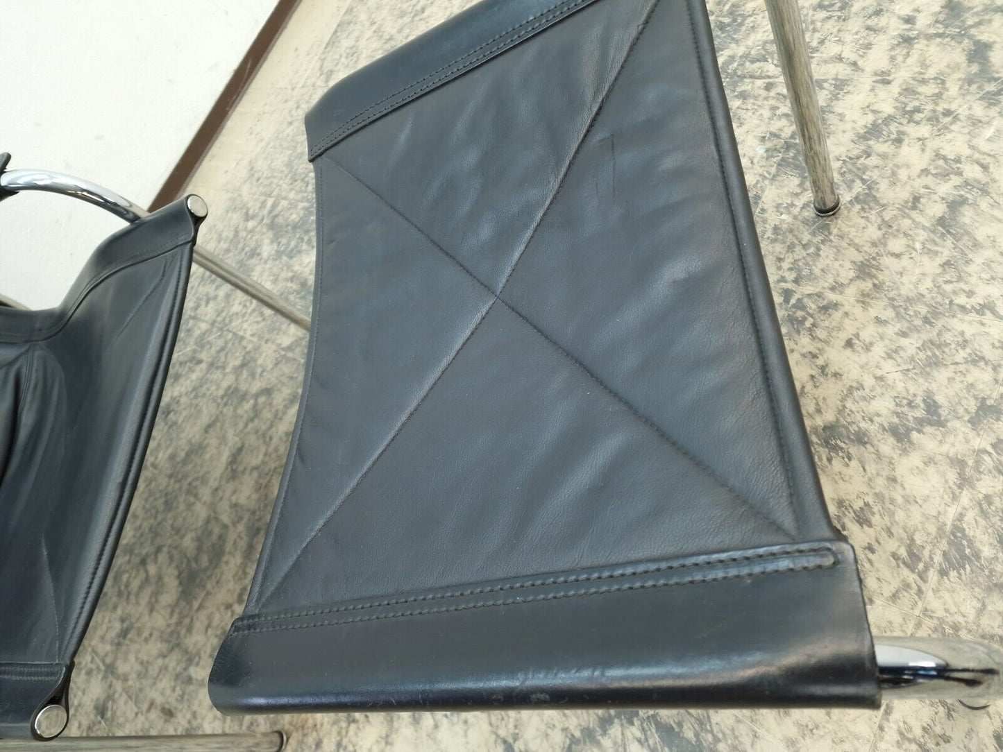 {{ product_title }} – {{ product_type }} von JS Furniture, Designer-Möbel gebraucht.