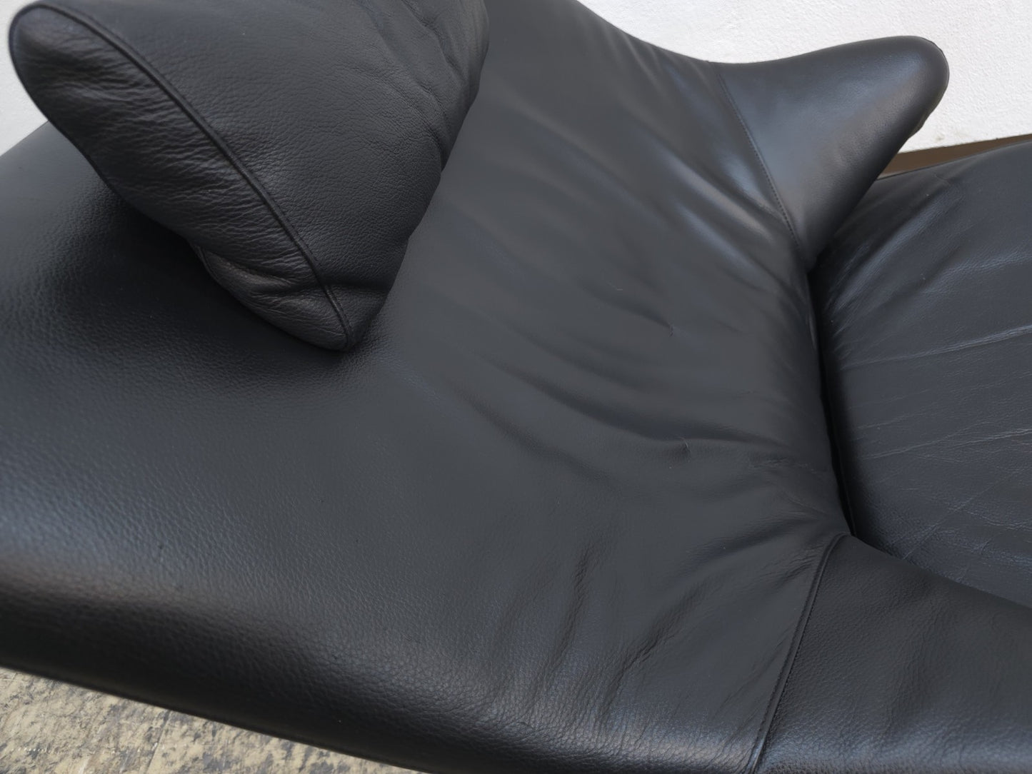 {{ product_title }} – {{ product_type }} von JS Furniture, Designer-Möbel gebraucht.