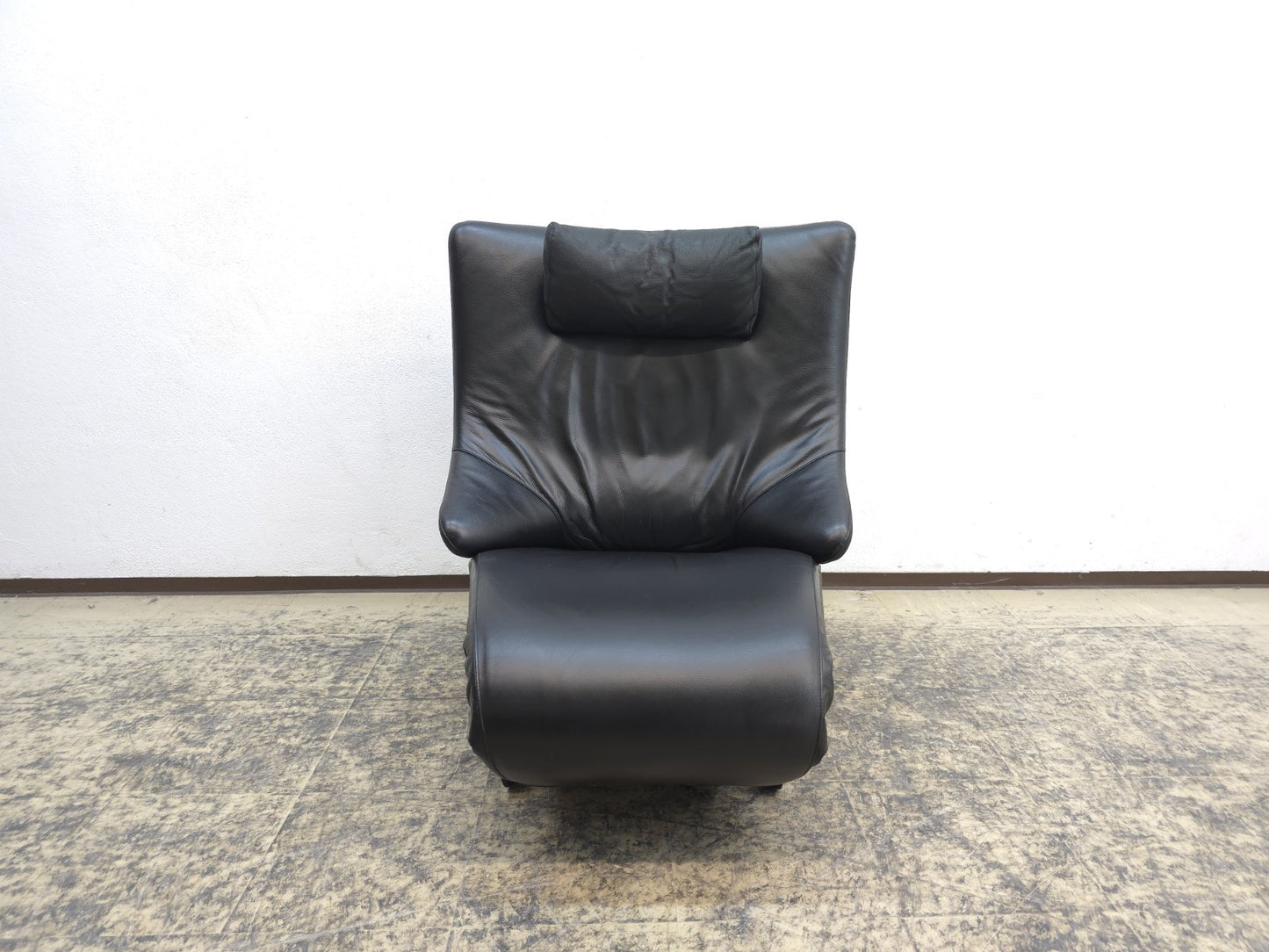 {{ product_title }} – {{ product_type }} von JS Furniture, Designer-Möbel gebraucht.