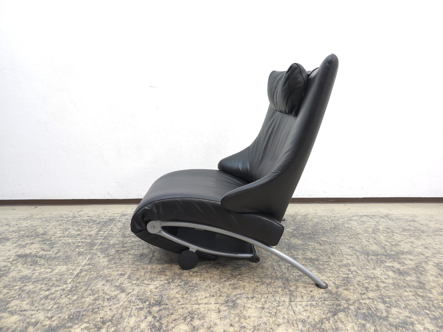 {{ product_title }} – {{ product_type }} von JS Furniture, Designer-Möbel gebraucht.