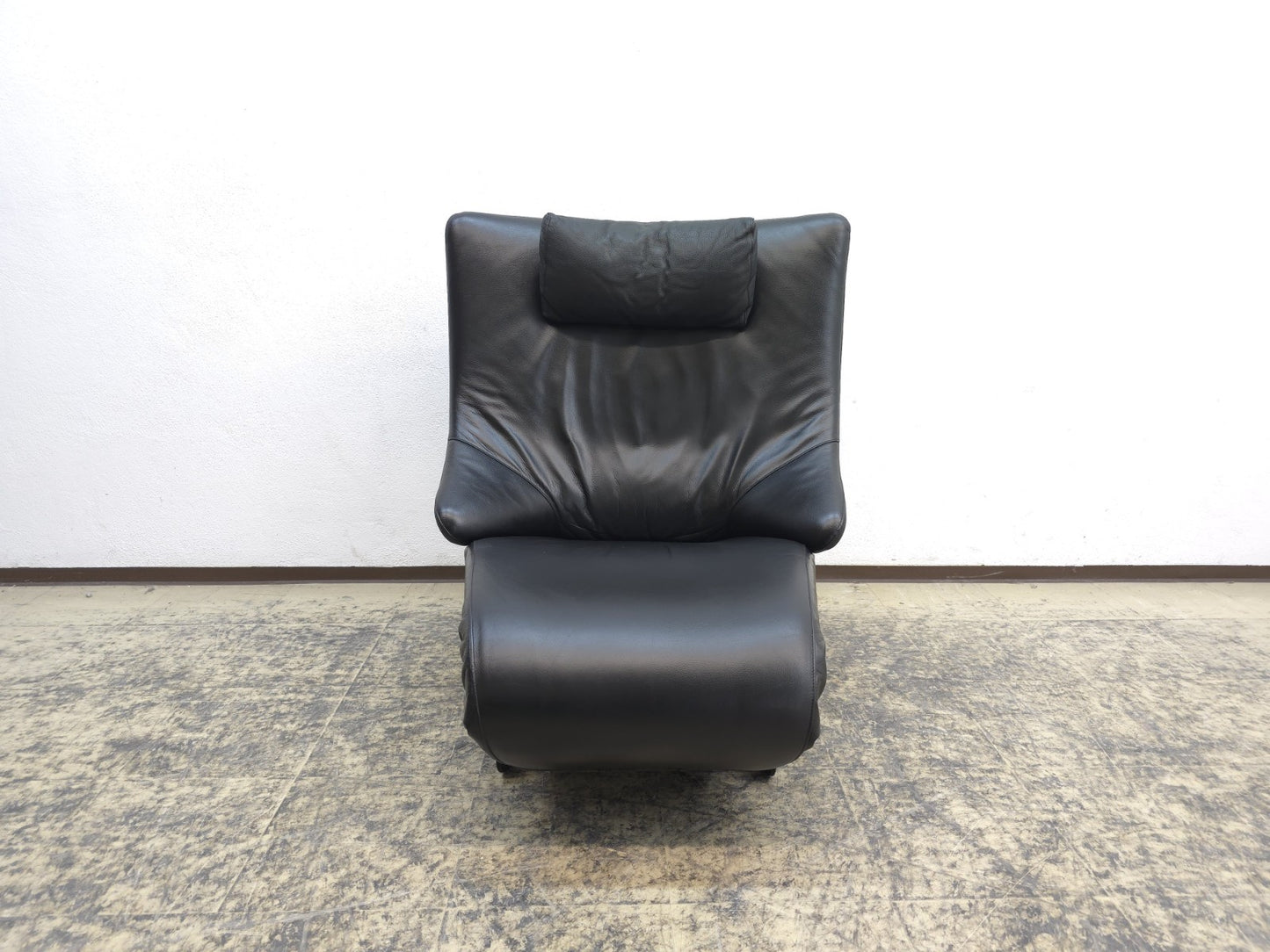 {{ product_title }} – {{ product_type }} von JS Furniture, Designer-Möbel gebraucht.