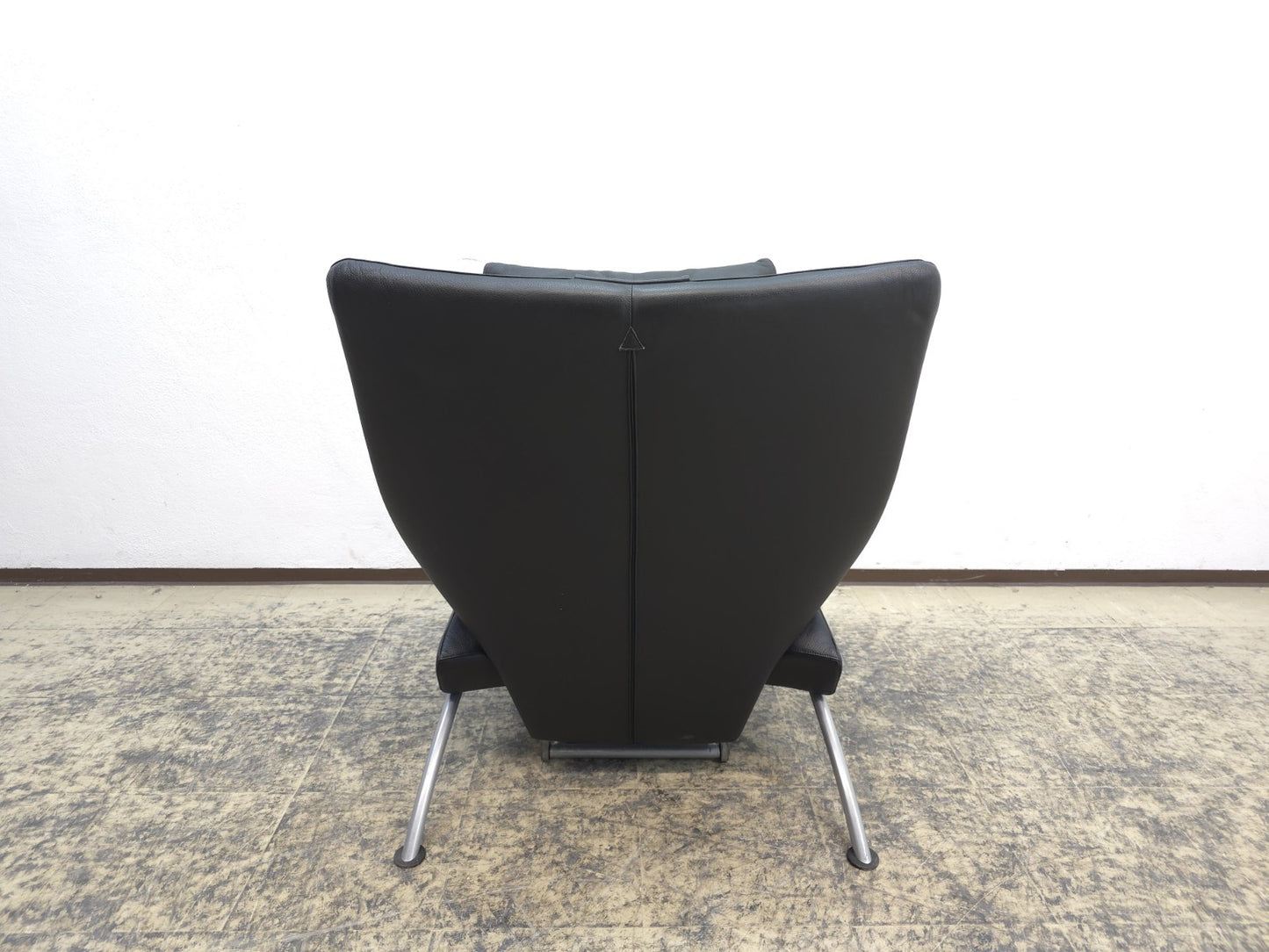{{ product_title }} – {{ product_type }} von JS Furniture, Designer-Möbel gebraucht.