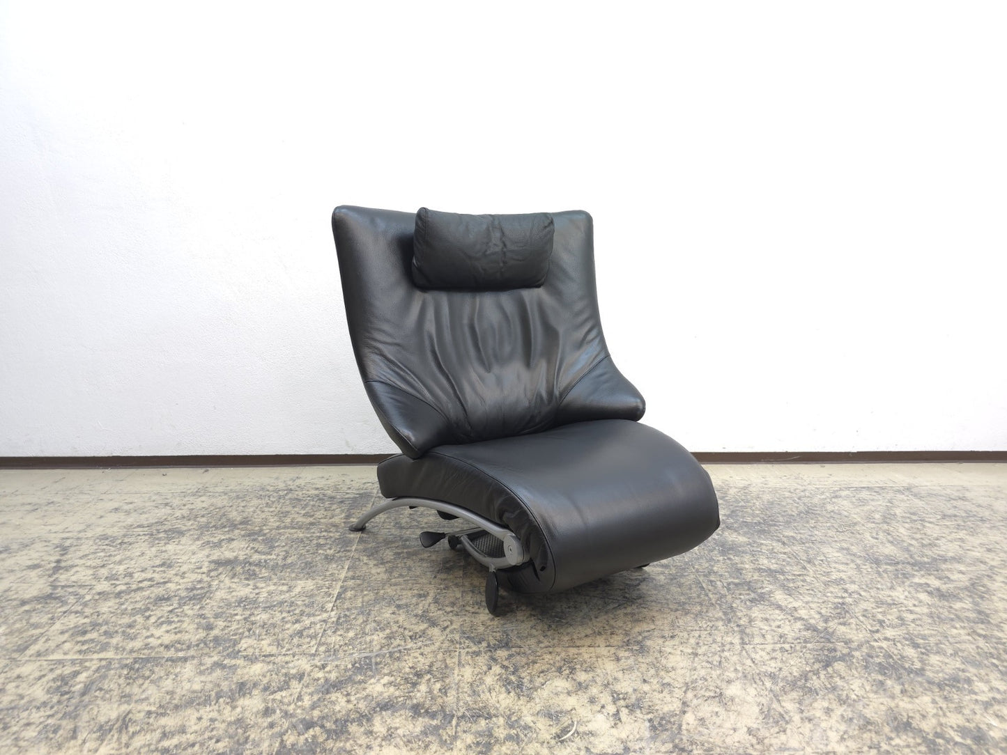 {{ product_title }} – {{ product_type }} von JS Furniture, Designer-Möbel gebraucht.