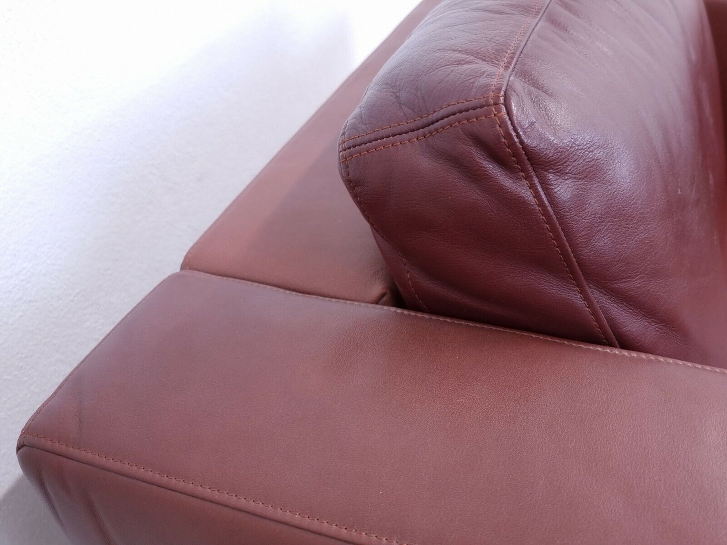 {{ product_title }} – {{ product_type }} von JS Furniture, Designer-Möbel gebraucht.