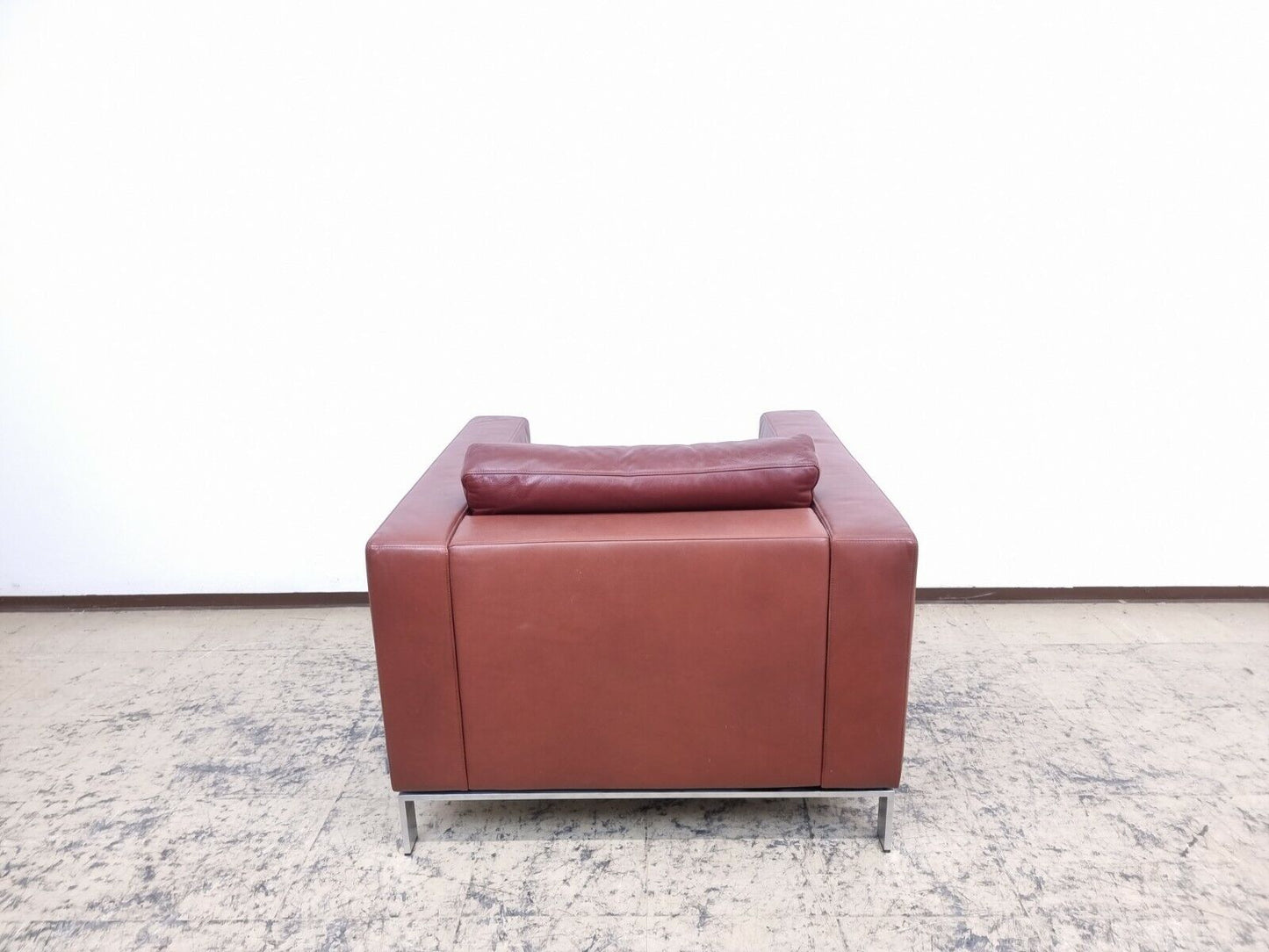 {{ product_title }} – {{ product_type }} von JS Furniture, Designer-Möbel gebraucht.