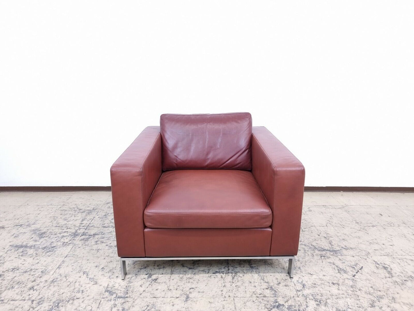 {{ product_title }} – {{ product_type }} von JS Furniture, Designer-Möbel gebraucht.