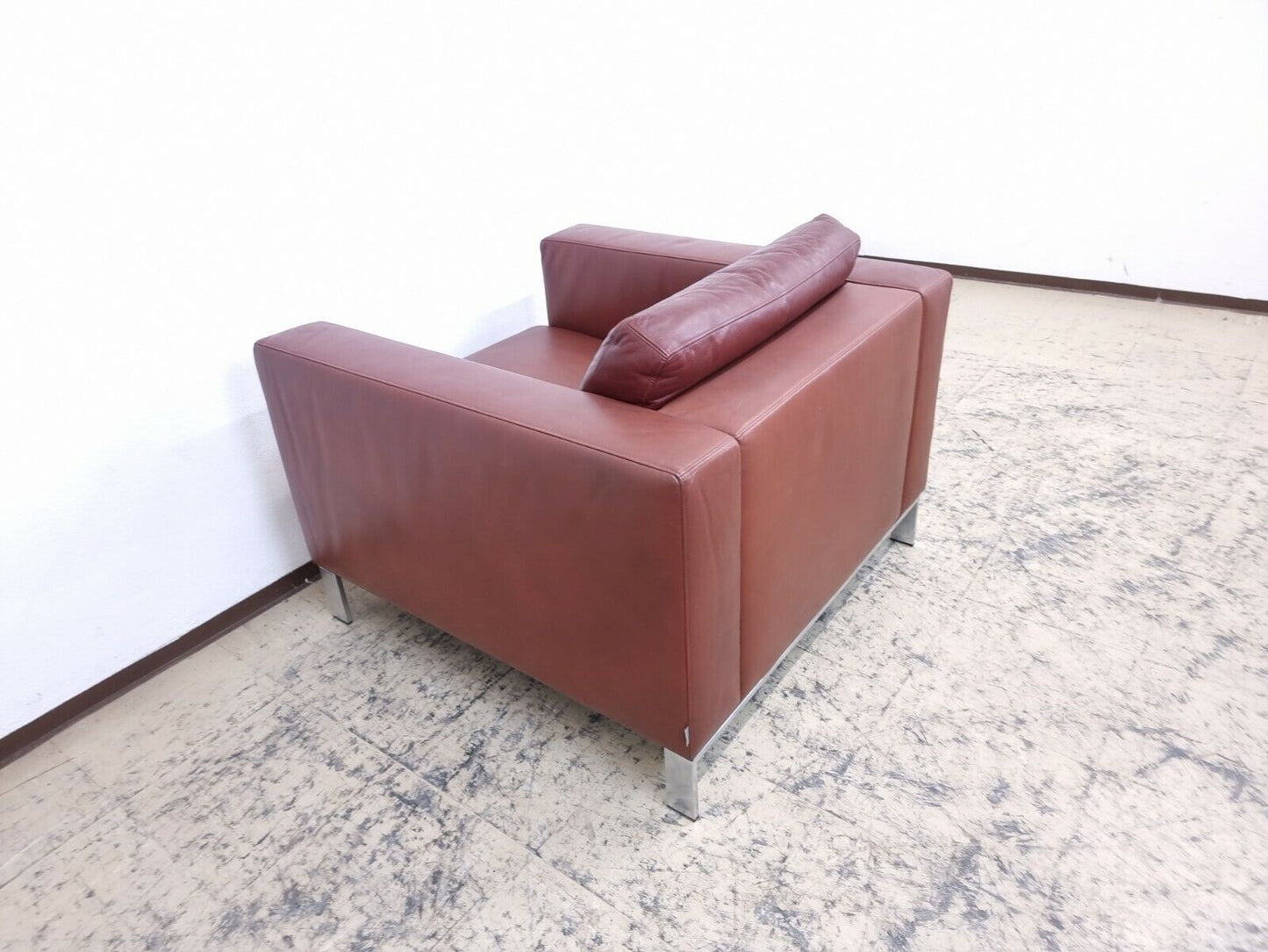 {{ product_title }} – {{ product_type }} von JS Furniture, Designer-Möbel gebraucht.