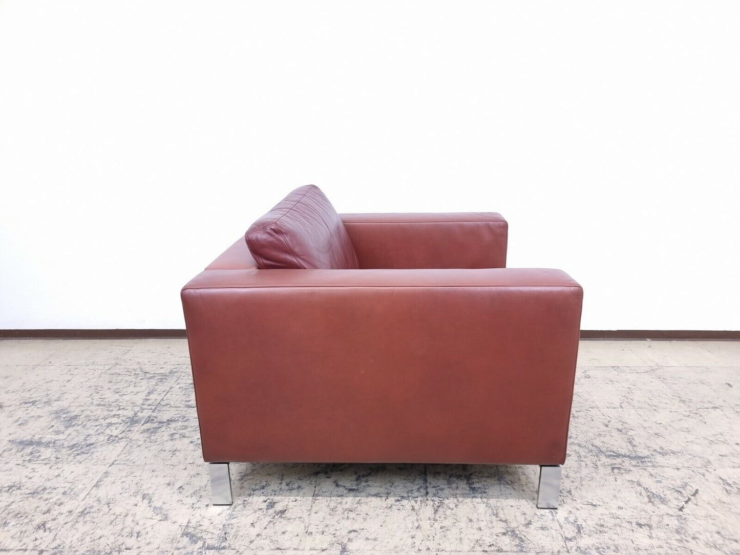{{ product_title }} – {{ product_type }} von JS Furniture, Designer-Möbel gebraucht.