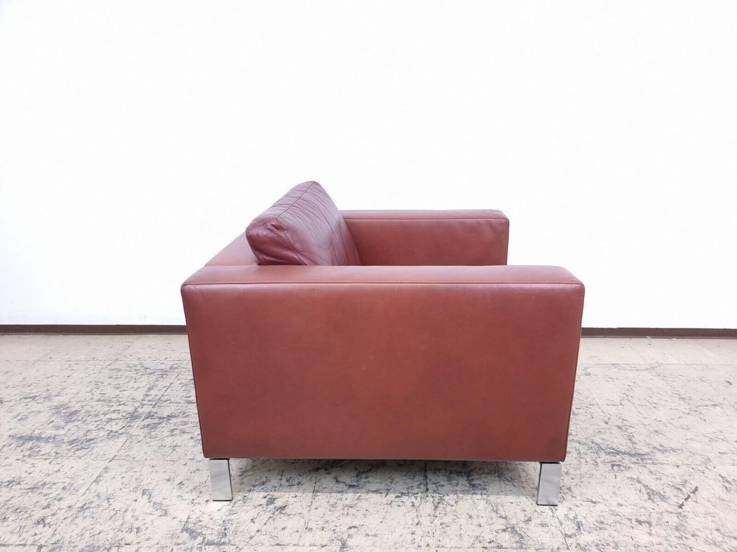 {{ product_title }} – {{ product_type }} von JS Furniture, Designer-Möbel gebraucht.