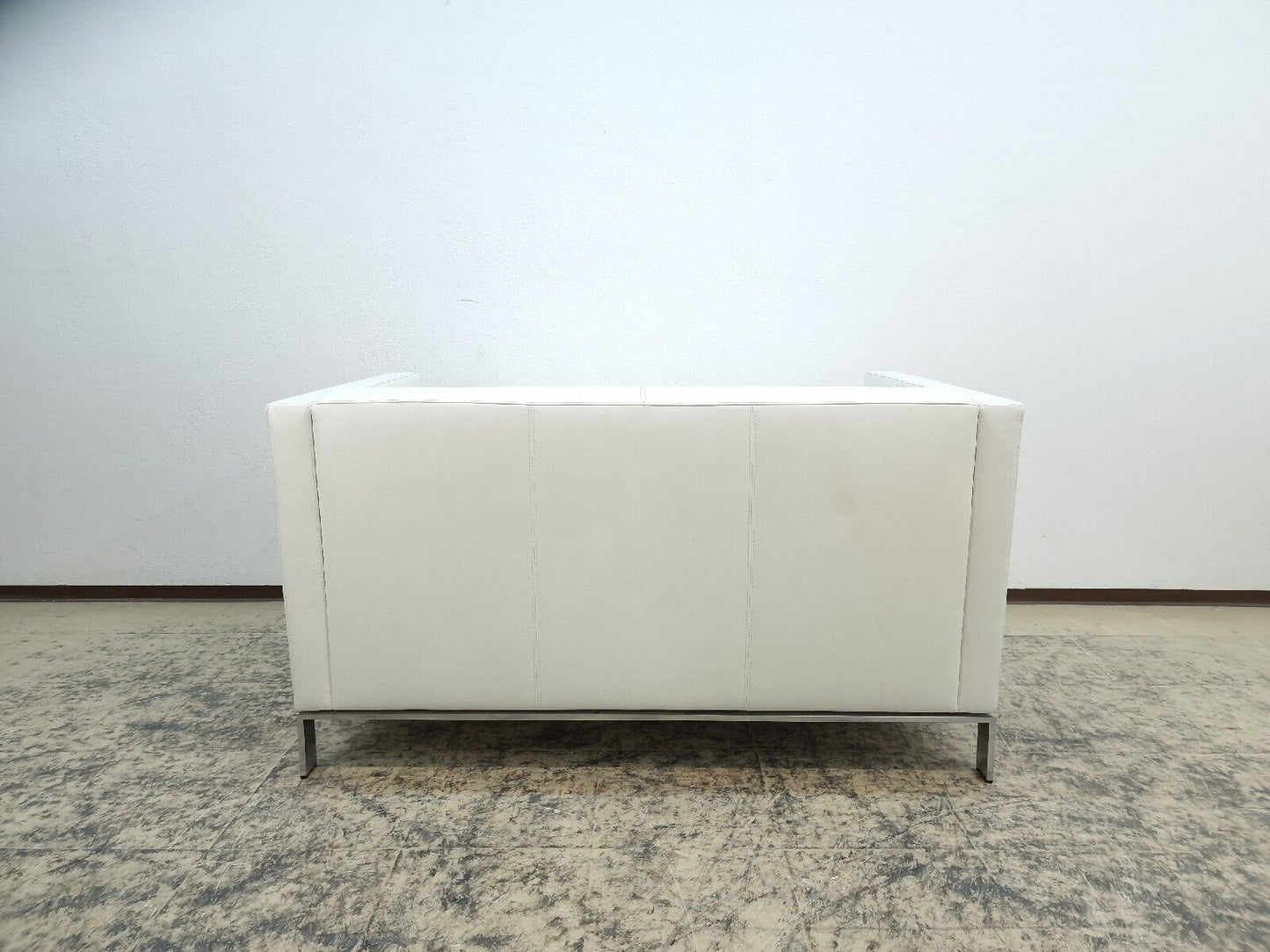 {{ product_title }} – {{ product_type }} von JS Furniture, Designer-Möbel gebraucht.