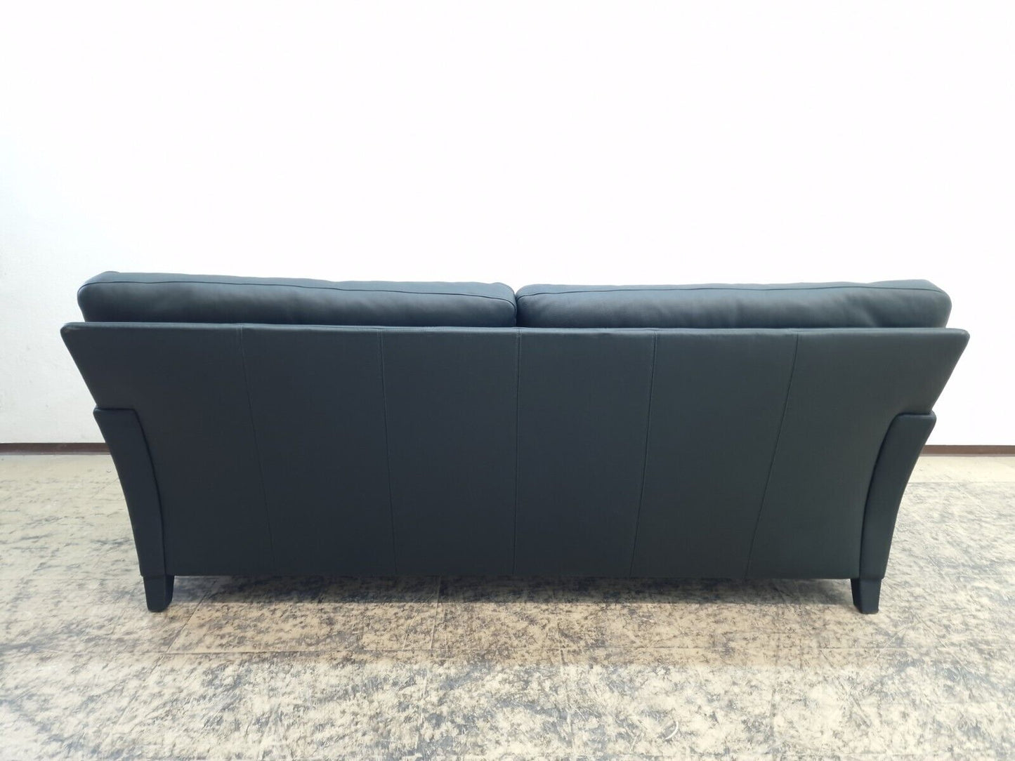 {{ product_title }} – {{ product_type }} von JS Furniture, Designer-Möbel gebraucht.