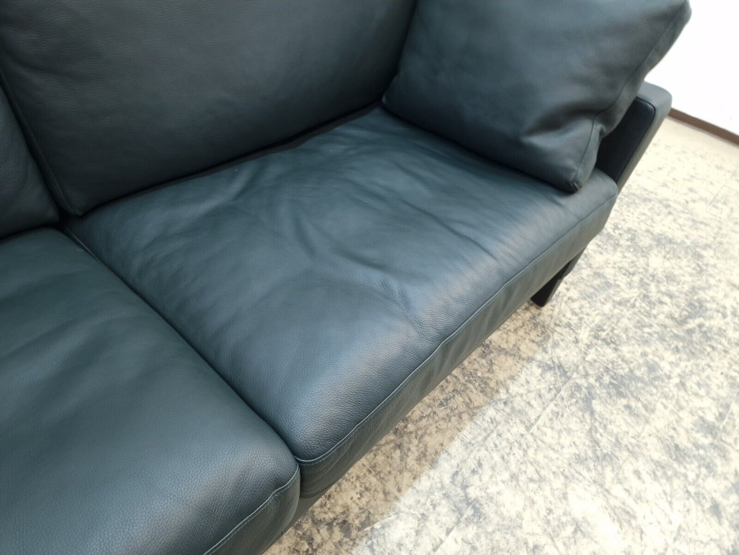 {{ product_title }} – {{ product_type }} von JS Furniture, Designer-Möbel gebraucht.