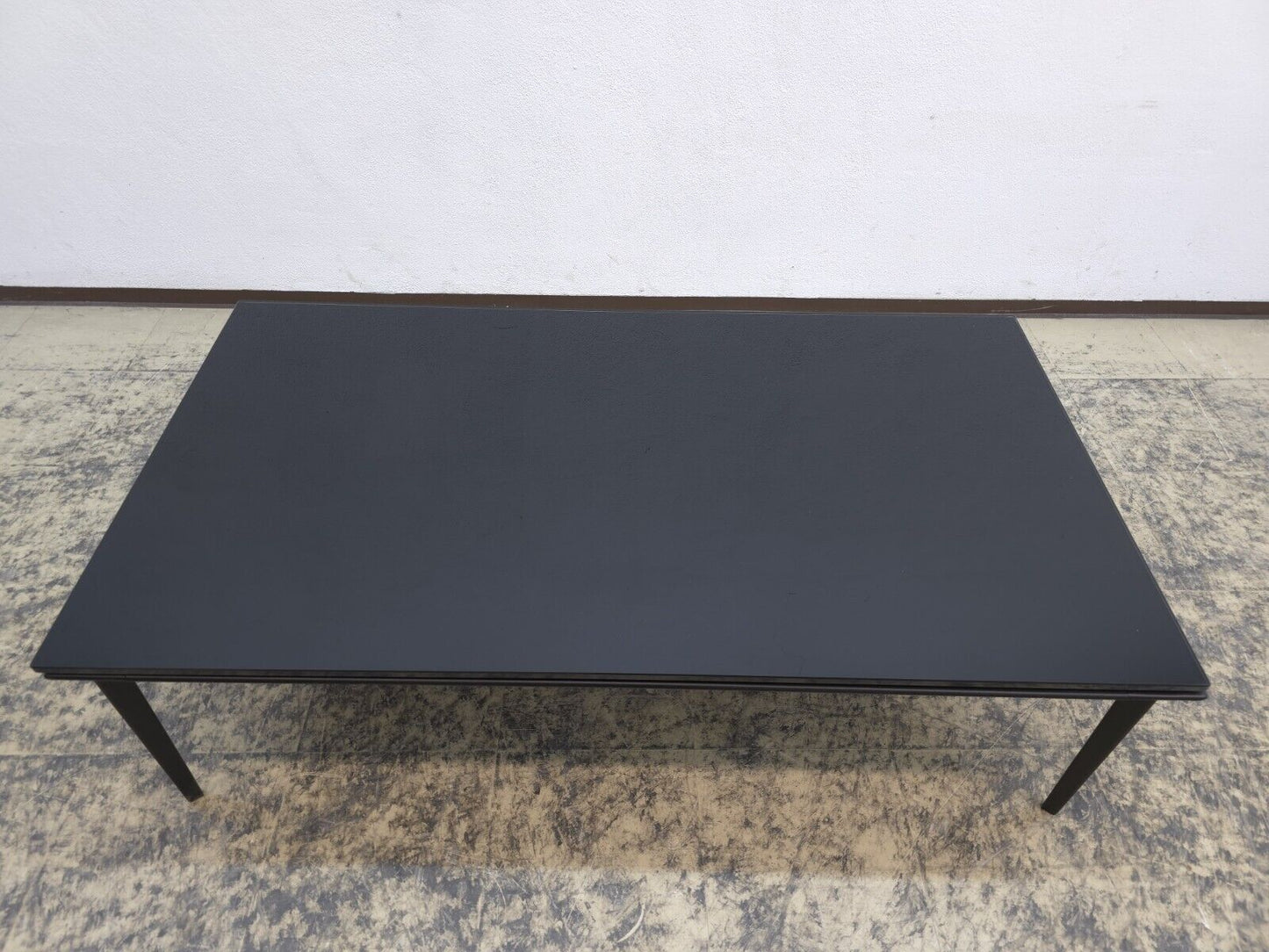 {{ product_title }} – {{ product_type }} von JS Furniture, Designer-Möbel gebraucht.