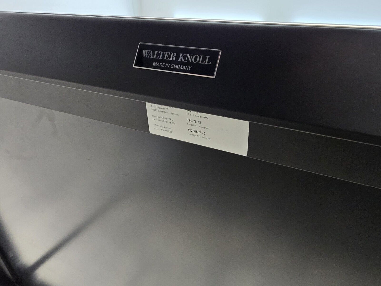 {{ product_title }} – {{ product_type }} von JS Furniture, Designer-Möbel gebraucht.
