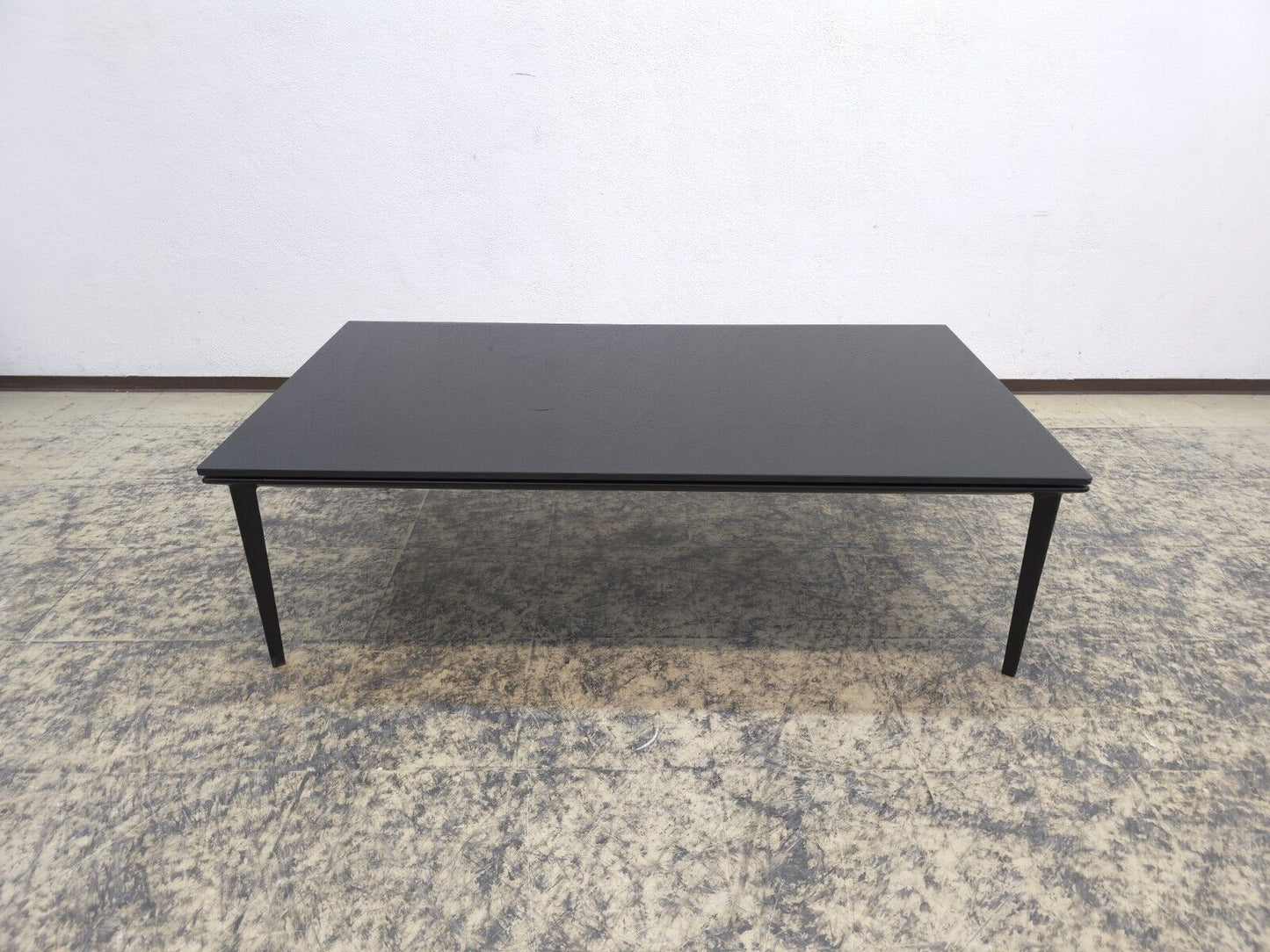 {{ product_title }} – {{ product_type }} von JS Furniture, Designer-Möbel gebraucht.