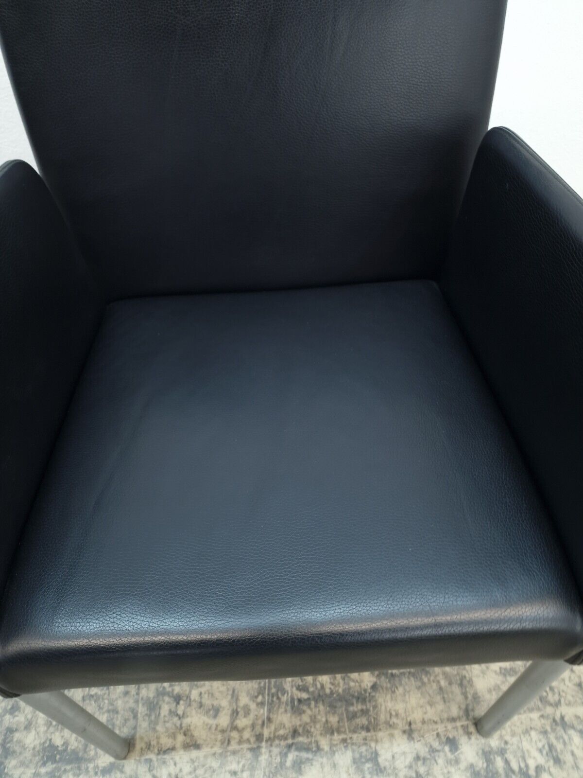 {{ product_title }} – {{ product_type }} von JS Furniture, Designer-Möbel gebraucht.