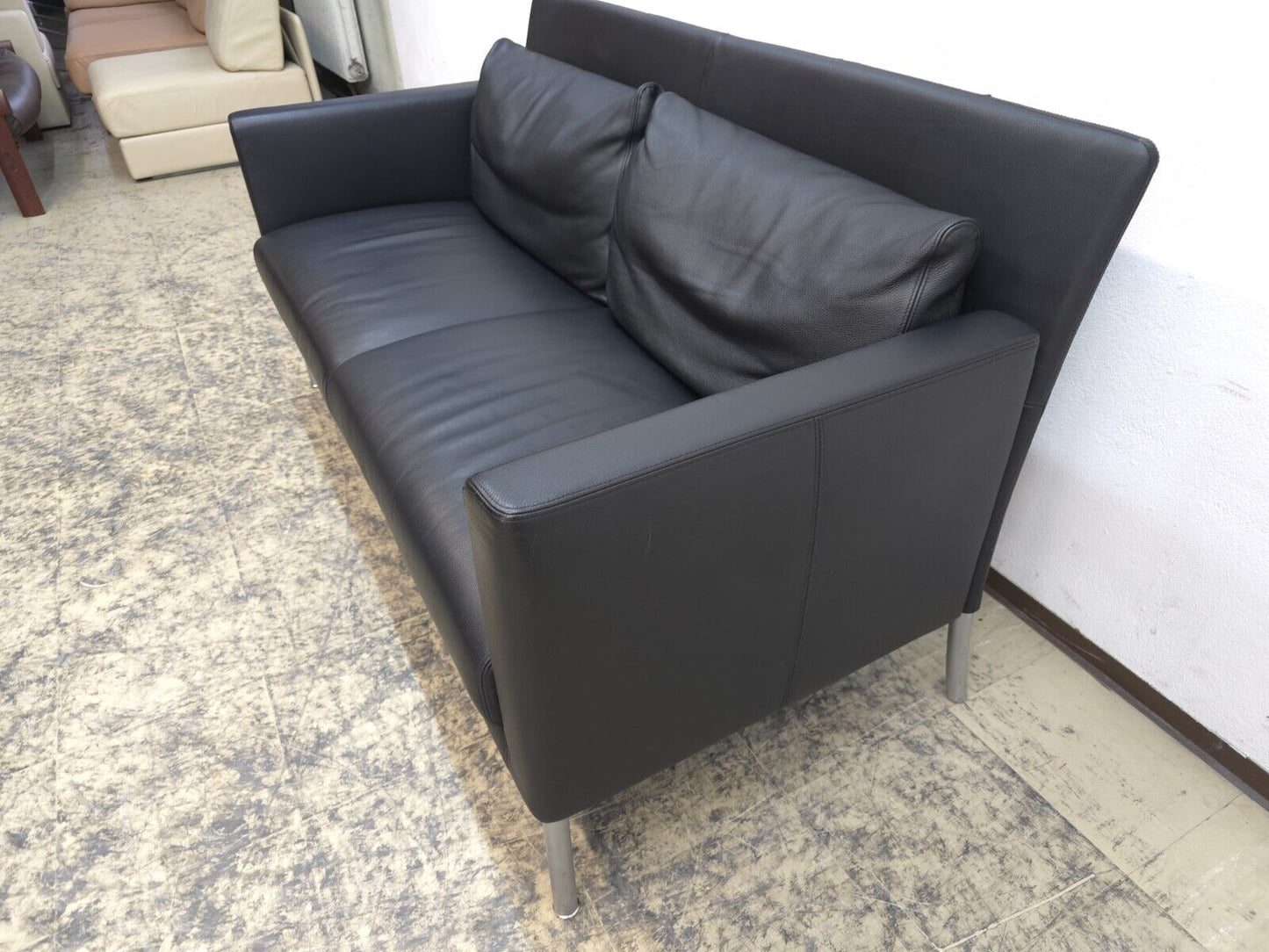 {{ product_title }} – {{ product_type }} von JS Furniture, Designer-Möbel gebraucht.