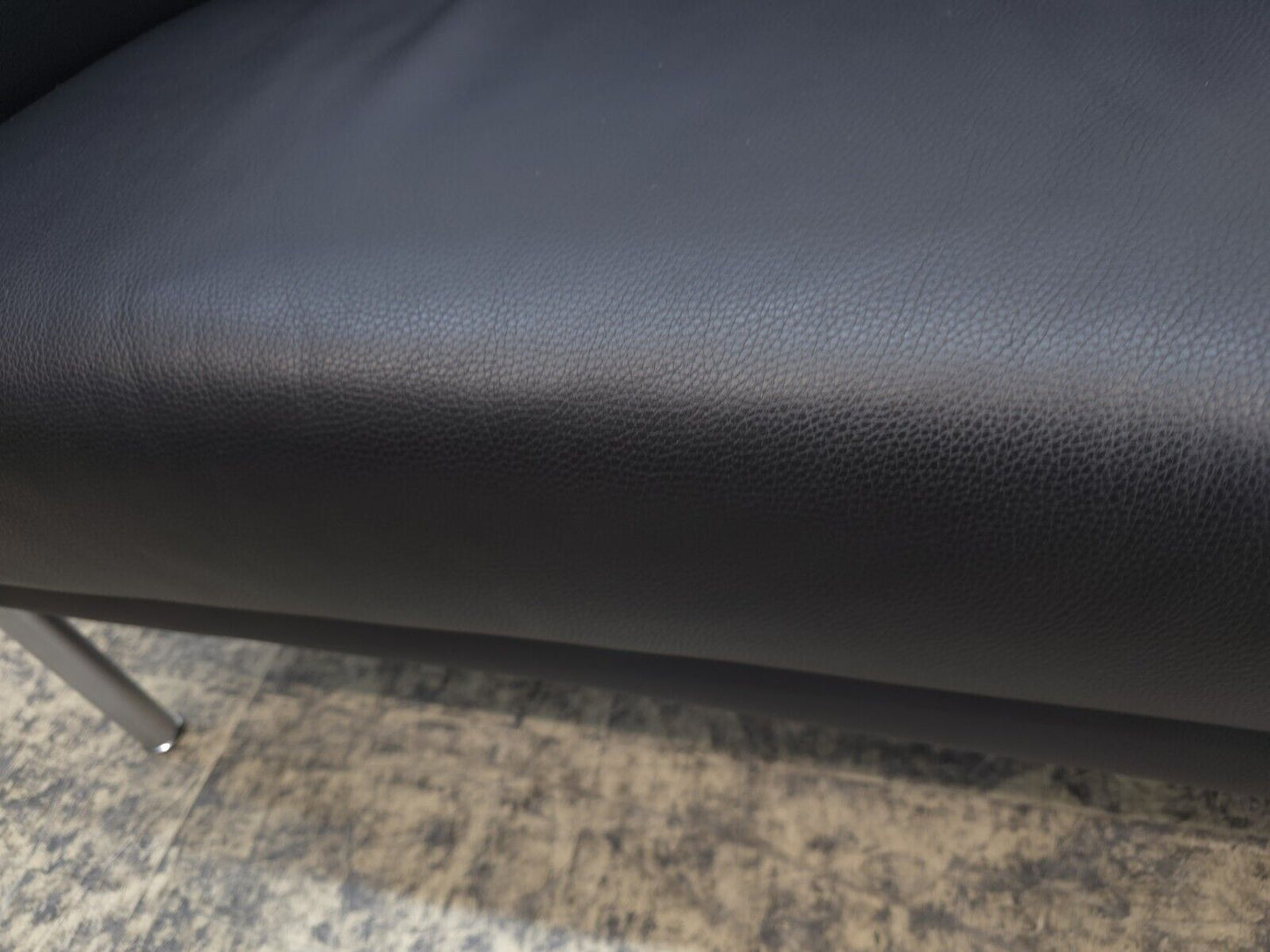 {{ product_title }} – {{ product_type }} von JS Furniture, Designer-Möbel gebraucht.