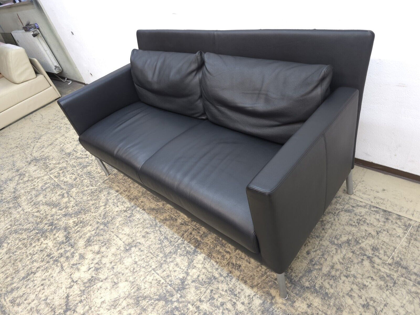 {{ product_title }} – {{ product_type }} von JS Furniture, Designer-Möbel gebraucht.