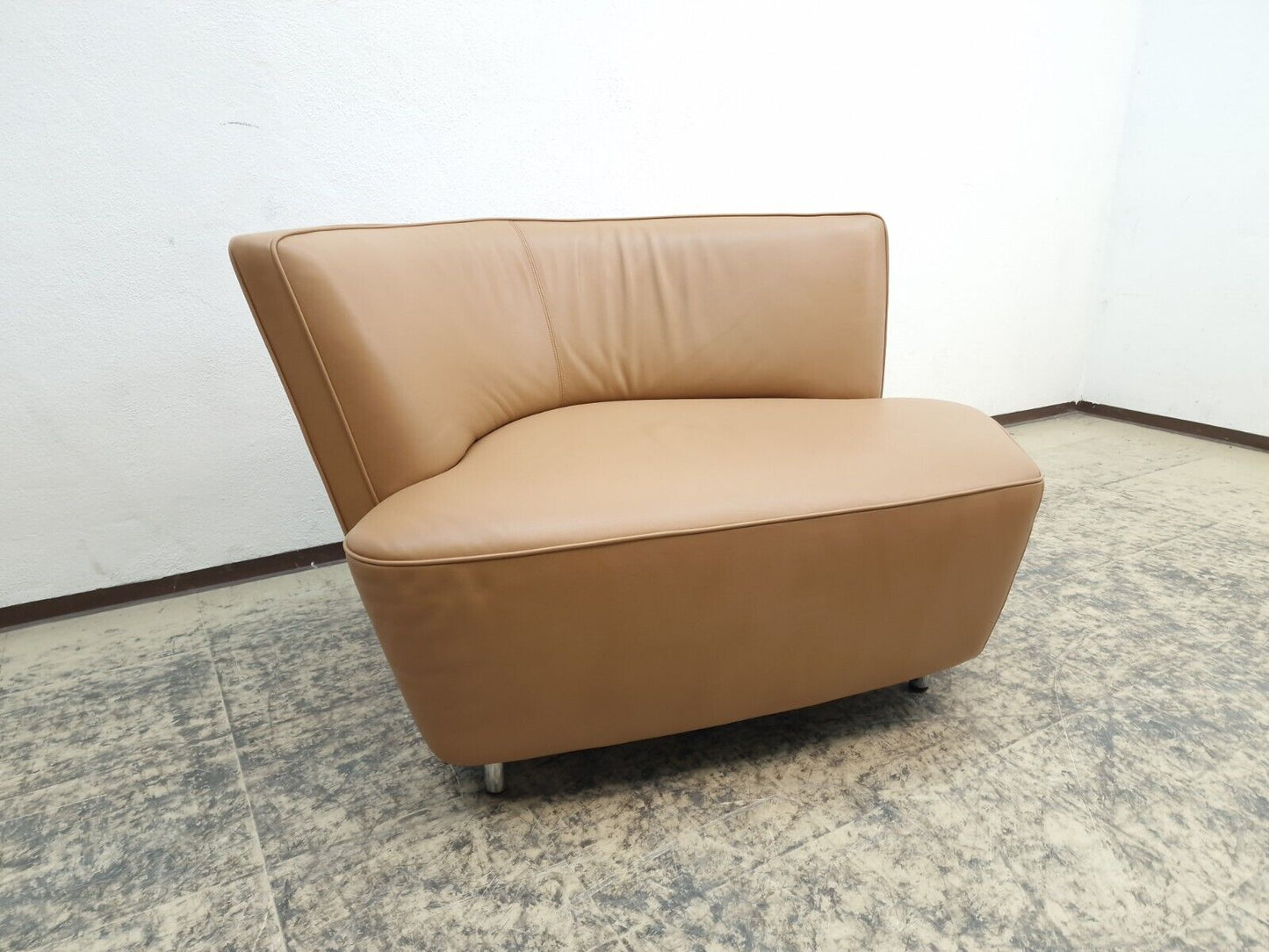 {{ product_title }} – {{ product_type }} von JS Furniture, Designer-Möbel gebraucht.