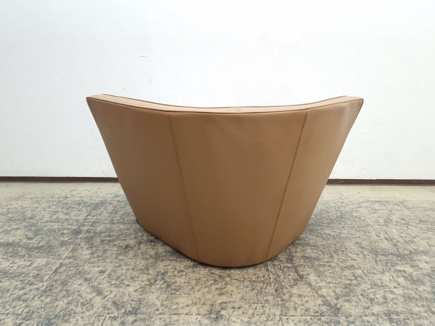 {{ product_title }} – {{ product_type }} von JS Furniture, Designer-Möbel gebraucht.