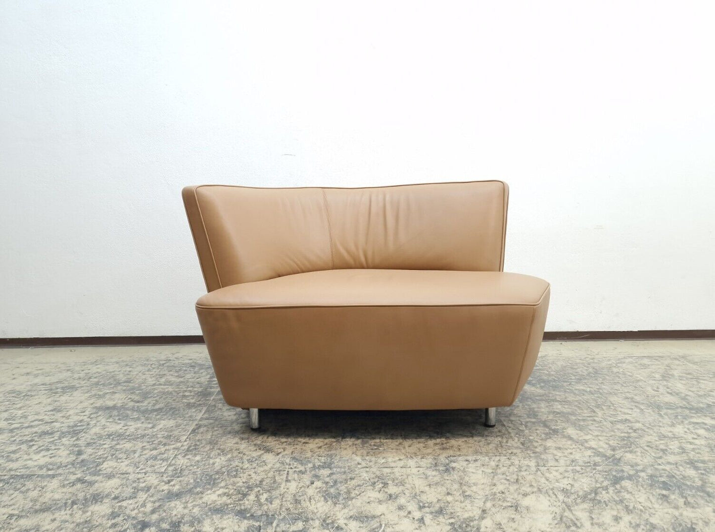 {{ product_title }} – {{ product_type }} von JS Furniture, Designer-Möbel gebraucht.
