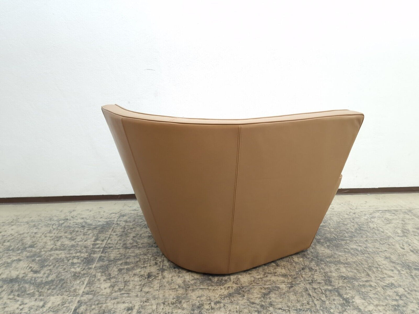 {{ product_title }} – {{ product_type }} von JS Furniture, Designer-Möbel gebraucht.