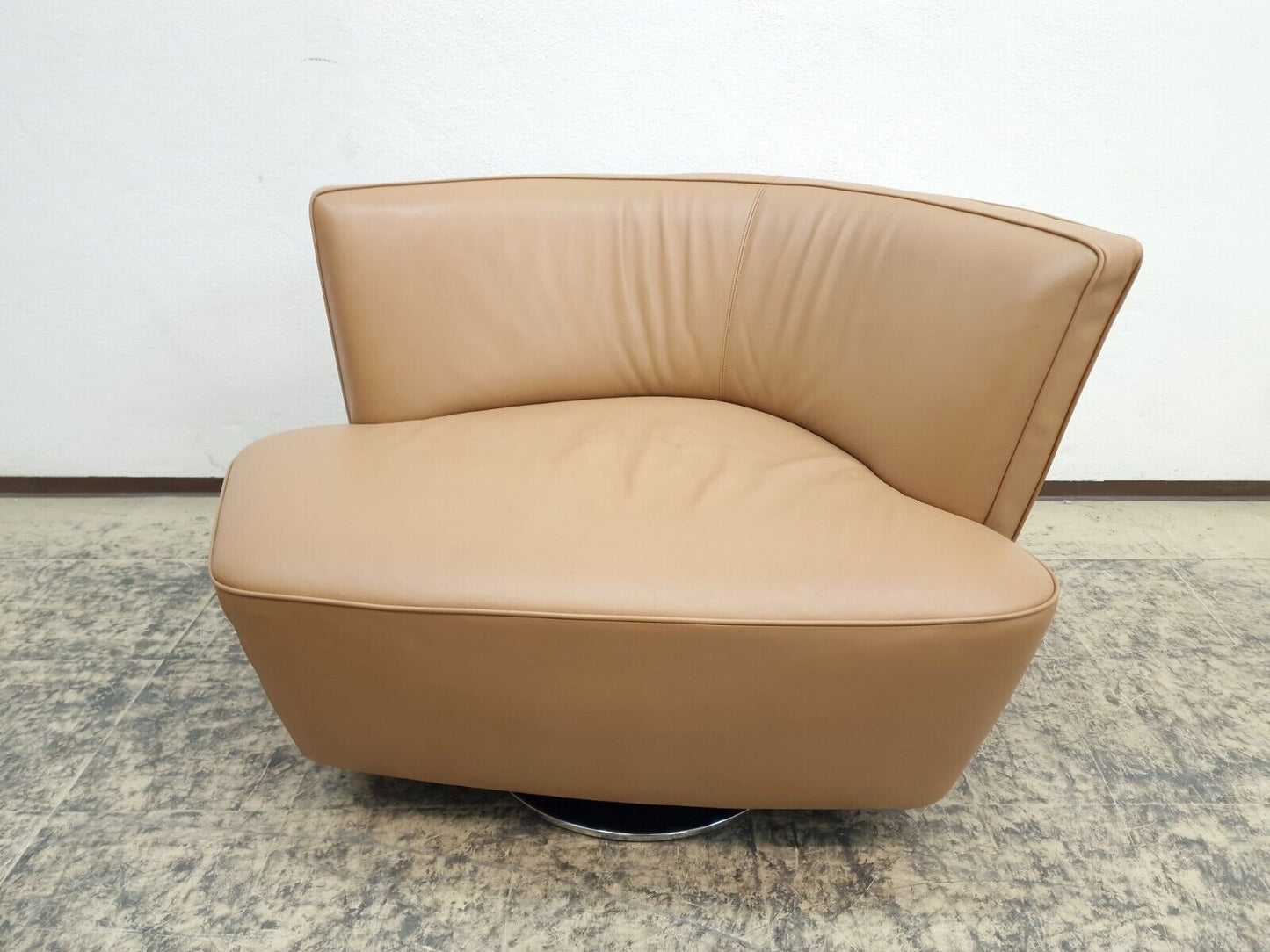 {{ product_title }} – {{ product_type }} von JS Furniture, Designer-Möbel gebraucht.
