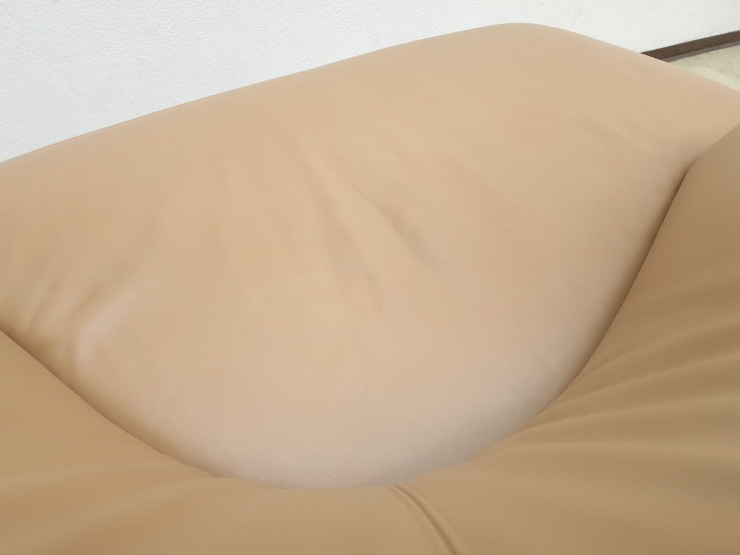 {{ product_title }} – {{ product_type }} von JS Furniture, Designer-Möbel gebraucht.