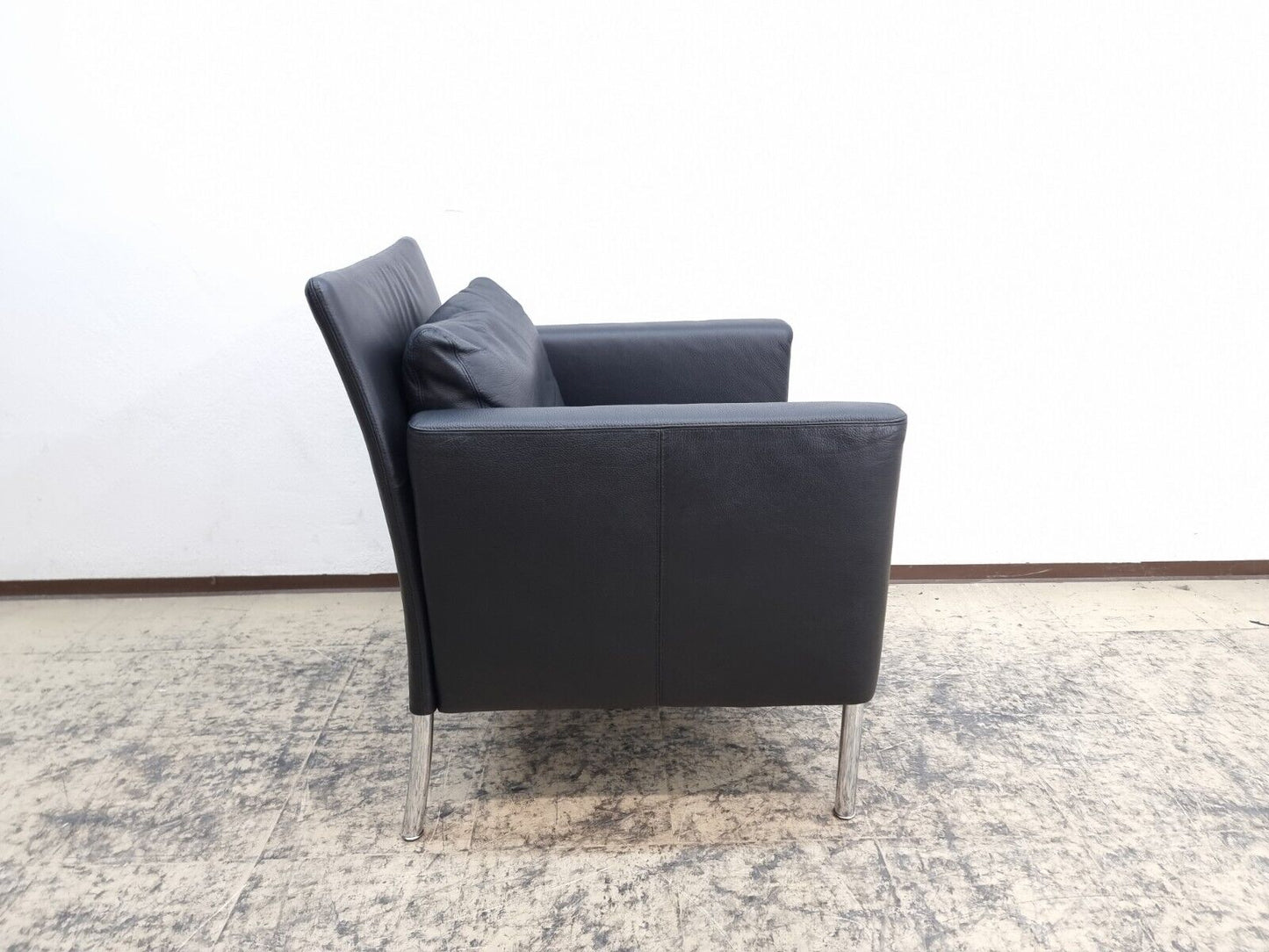 {{ product_title }} – {{ product_type }} von JS Furniture, Designer-Möbel gebraucht.