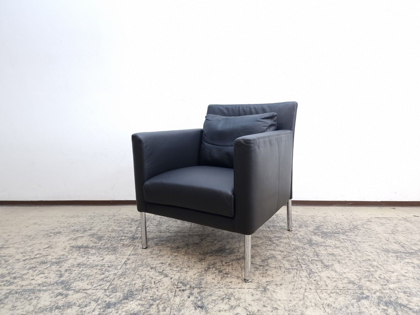 {{ product_title }} – {{ product_type }} von JS Furniture, Designer-Möbel gebraucht.
