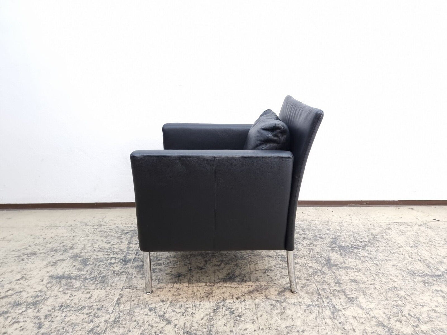 {{ product_title }} – {{ product_type }} von JS Furniture, Designer-Möbel gebraucht.