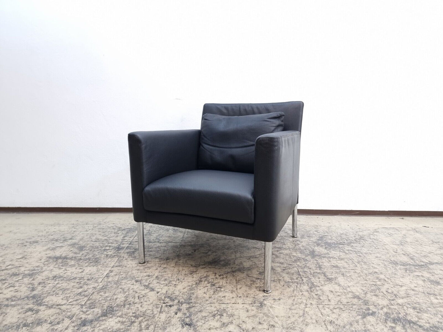 {{ product_title }} – {{ product_type }} von JS Furniture, Designer-Möbel gebraucht.