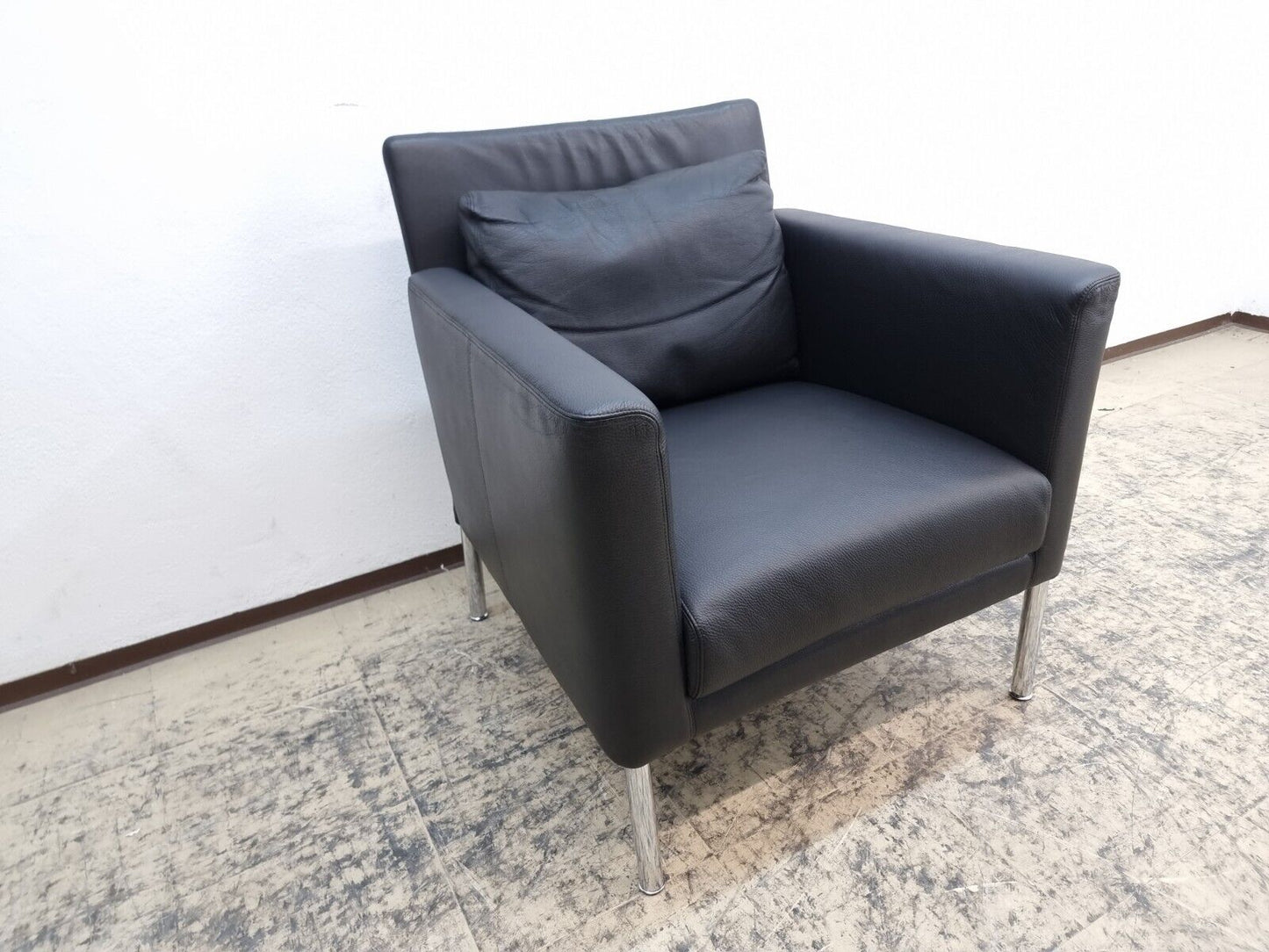 {{ product_title }} – {{ product_type }} von JS Furniture, Designer-Möbel gebraucht.