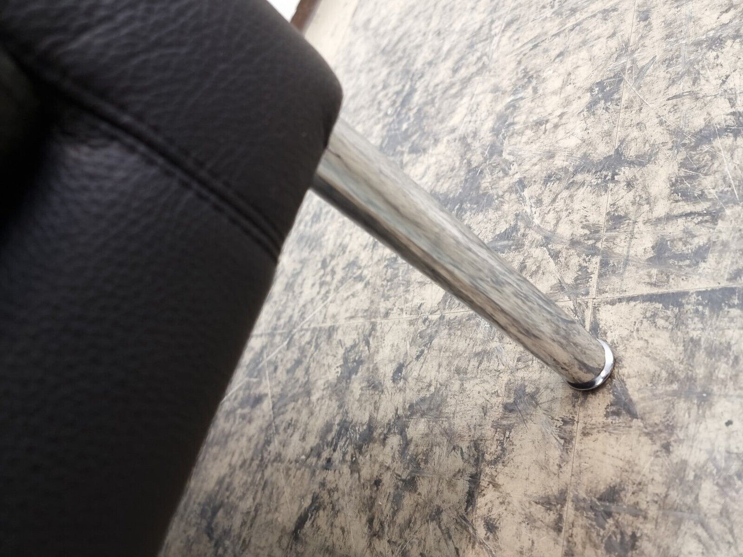 {{ product_title }} – {{ product_type }} von JS Furniture, Designer-Möbel gebraucht.