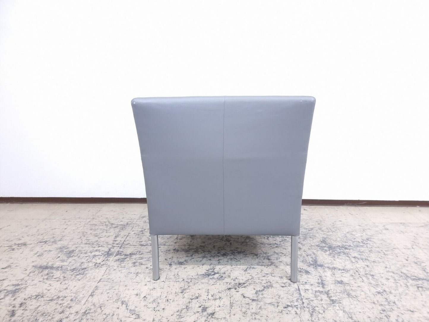 {{ product_title }} – {{ product_type }} von JS Furniture, Designer-Möbel gebraucht.