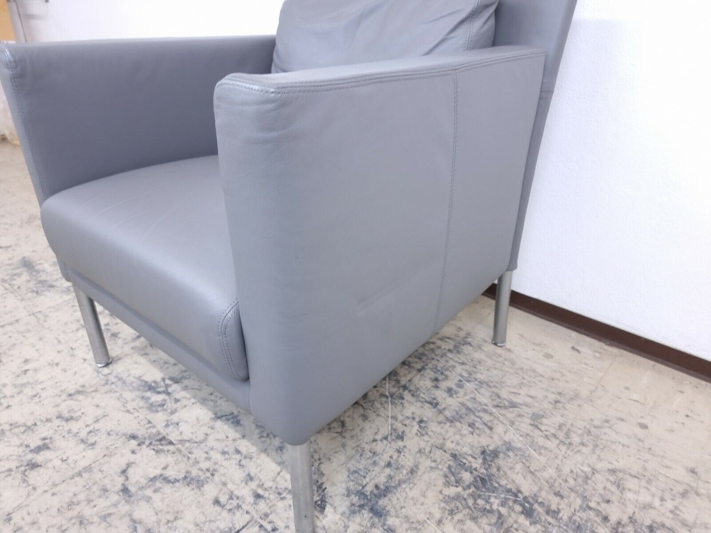 {{ product_title }} – {{ product_type }} von JS Furniture, Designer-Möbel gebraucht.