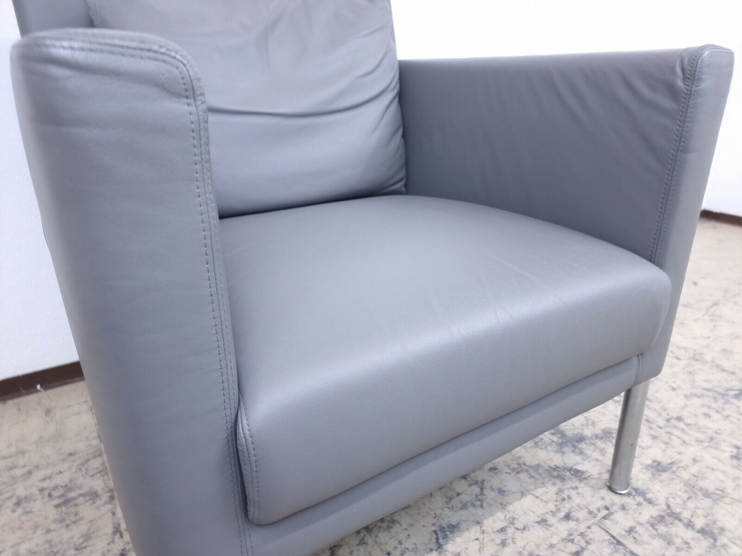 {{ product_title }} – {{ product_type }} von JS Furniture, Designer-Möbel gebraucht.