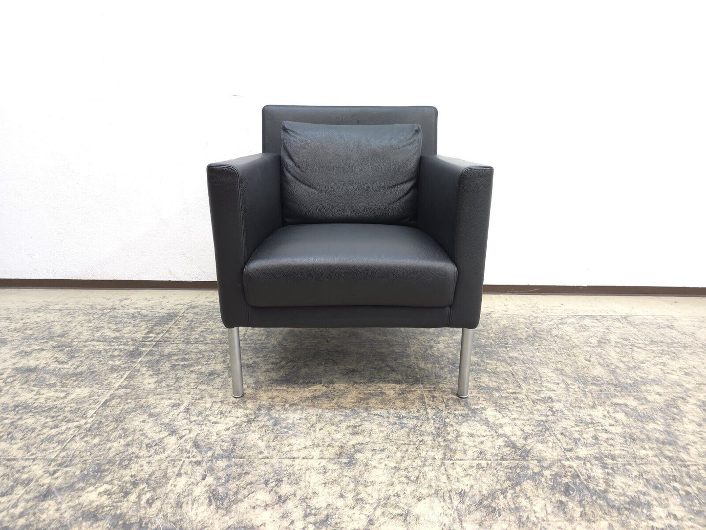 {{ product_title }} – {{ product_type }} von JS Furniture, Designer-Möbel gebraucht.