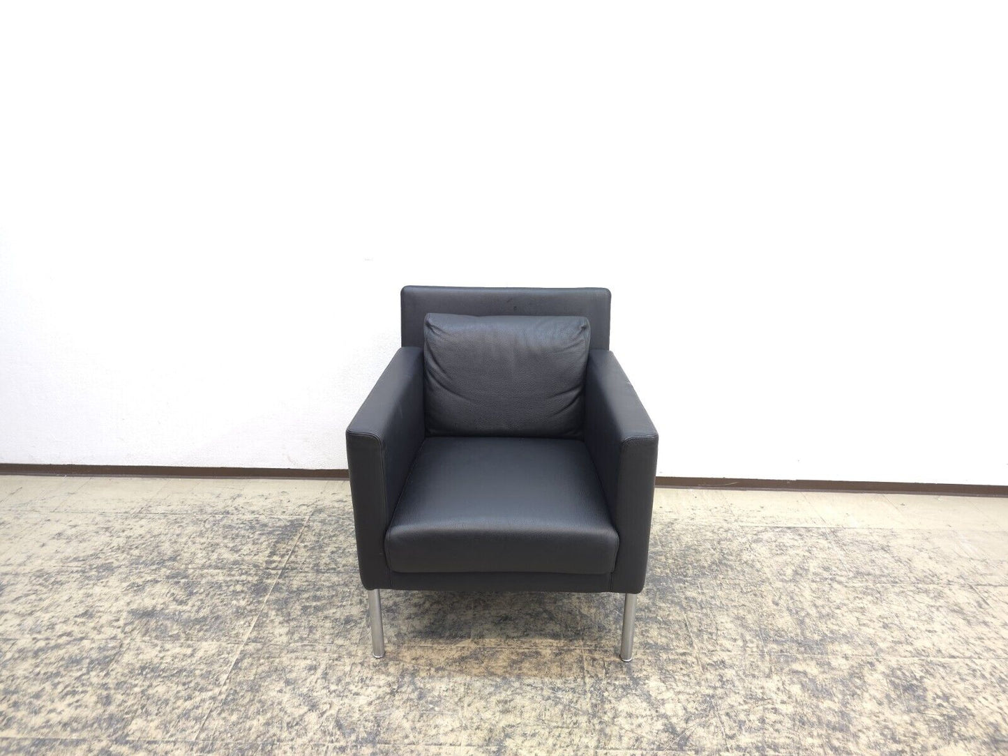 {{ product_title }} – {{ product_type }} von JS Furniture, Designer-Möbel gebraucht.