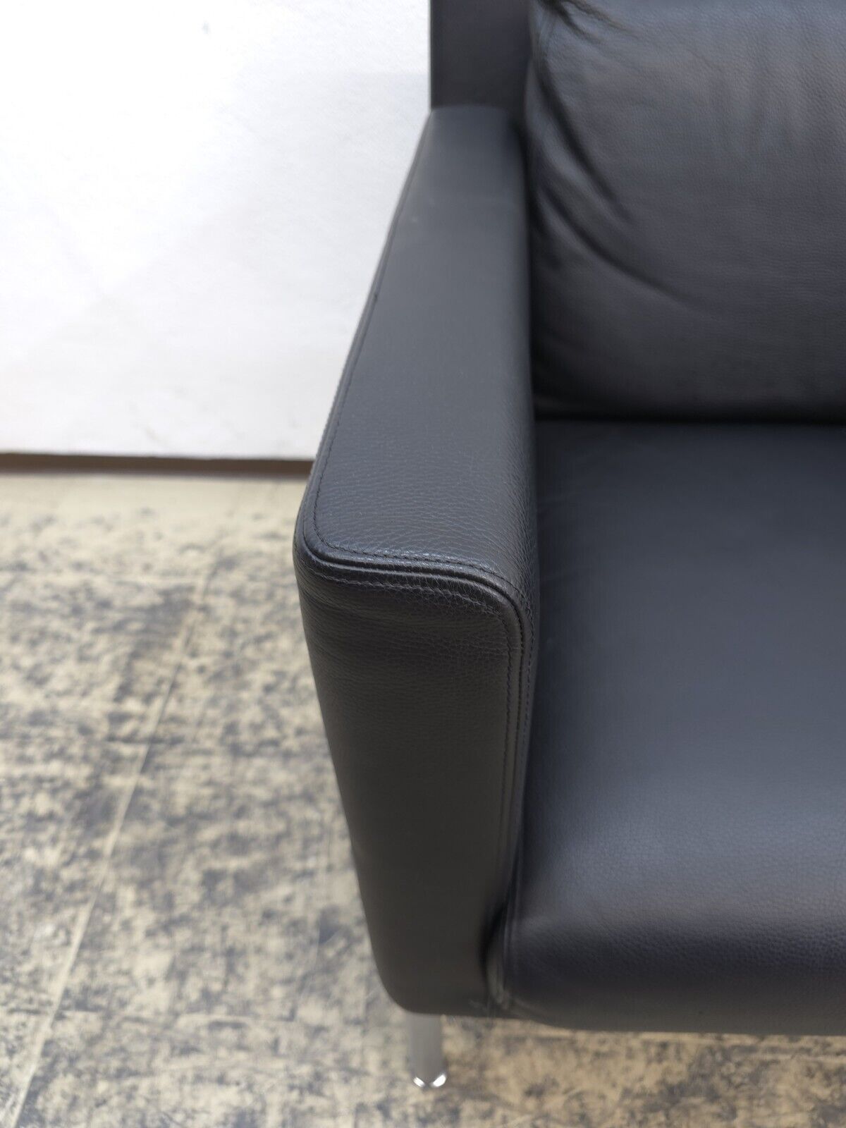 {{ product_title }} – {{ product_type }} von JS Furniture, Designer-Möbel gebraucht.
