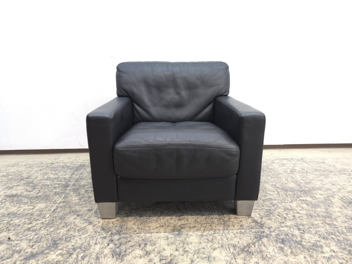 {{ product_title }} – {{ product_type }} von JS Furniture, Designer-Möbel gebraucht.