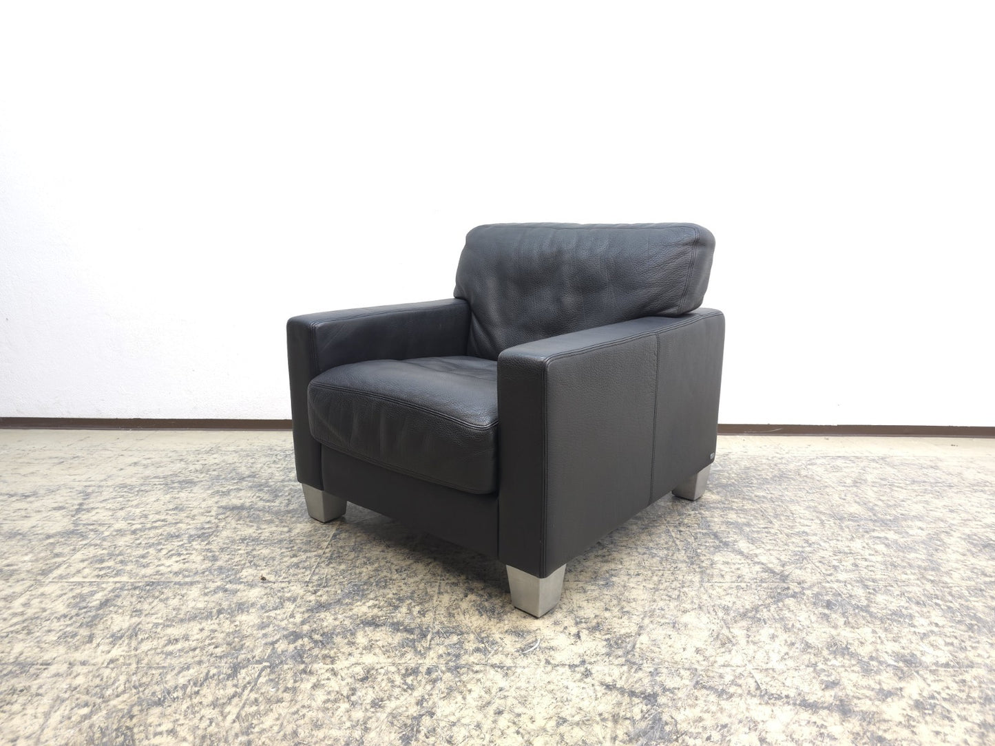 {{ product_title }} – {{ product_type }} von JS Furniture, Designer-Möbel gebraucht.